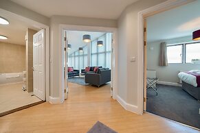 Roomspace -The Courtyard Penthouse