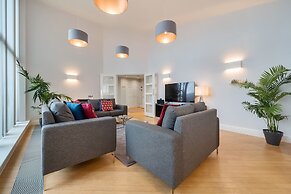 Roomspace -The Courtyard Penthouse