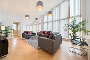 Roomspace -The Courtyard Penthouse