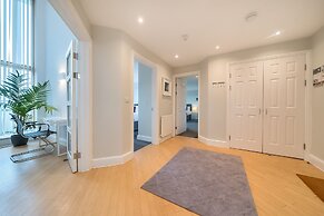 Roomspace -The Courtyard Penthouse