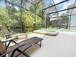 Banana Palm Paradise 5 Bedroom Home by RedAwning