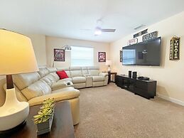 Banana Palm Paradise 5 Bedroom Home by RedAwning