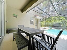 Banana Palm Paradise 5 Bedroom Home by RedAwning