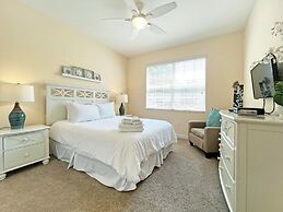 Banana Palm Paradise 5 Bedroom Home by RedAwning