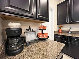 Banana Palm Paradise 5 Bedroom Home by RedAwning