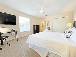 Banana Palm Paradise 5 Bedroom Home by RedAwning