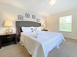 Banana Palm Paradise 5 Bedroom Home by RedAwning