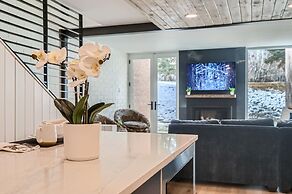 1673 Captain Molly Slopeside Secret! 2 Bedroom Condo by RedAwning