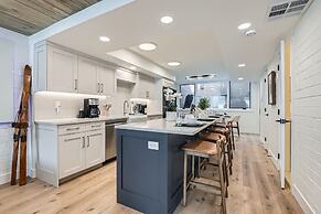 1673 Captain Molly Slopeside Secret! 2 Bedroom Condo by RedAwning