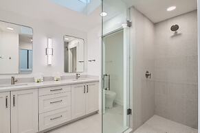 1673 Captain Molly Slopeside Secret! 2 Bedroom Condo by RedAwning