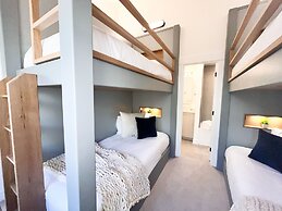 1673 Captain Molly Slopeside Secret! 2 Bedroom Condo by RedAwning