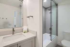 1673 Captain Molly Slopeside Secret! 2 Bedroom Condo by RedAwning