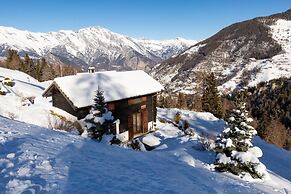 Cozy Mountain Getaway Chalet les Marmottes