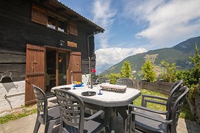 Cozy Mountain Getaway Chalet les Marmottes