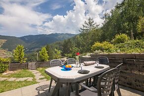 Cozy Mountain Getaway Chalet les Marmottes