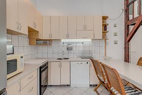 Spacious apartment Zvone with 3 balconies and parking