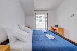 Spacious apartment Zvone with 3 balconies and parking