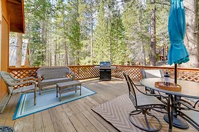 Rustic Truckee Cabin Retreat w/ Community Pool!