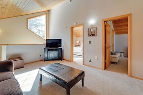Rustic Truckee Cabin Retreat w/ Community Pool!