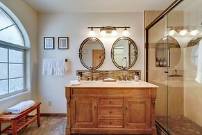 Rustic Truckee Cabin Retreat w/ Community Pool!