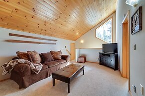 Rustic Truckee Cabin Retreat w/ Community Pool!