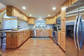 Rustic Truckee Cabin Retreat w/ Community Pool!
