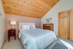 Rustic Truckee Cabin Retreat w/ Community Pool!