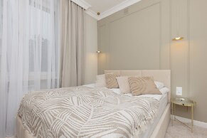 Bitwy Warszawskiej Apartment by Renters