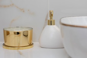 Bitwy Warszawskiej Apartment by Renters