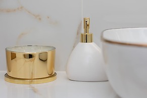 Bitwy Warszawskiej Apartment by Renters