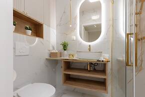 Bitwy Warszawskiej Apartment by Renters