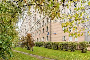 Bitwy Warszawskiej Apartment by Renters