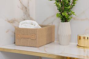 Bitwy Warszawskiej Apartment by Renters