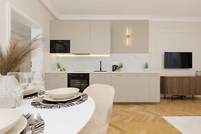 Bitwy Warszawskiej Apartment by Renters
