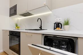 Bitwy Warszawskiej Apartment by Renters