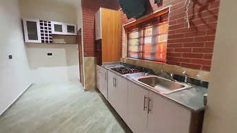 Old English Torf Apartment