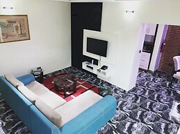 Old English Torf Apartment