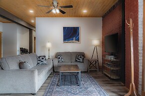 The NuWray Hotel & Carriage House