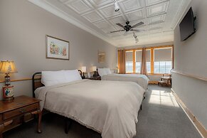 The NuWray Hotel & Carriage House