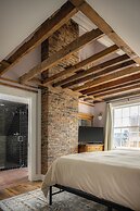 The NuWray Hotel & Carriage House