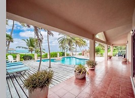 Modern house with océano view in Belice