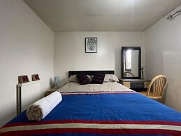 Comfortable 2-bed House in London Zone 2