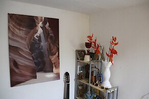 Comfortable 2-bed House in London Zone 2