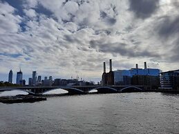 Comfortable 2-bed House in London Zone 2