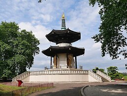 Comfortable 2-bed House in London Zone 2