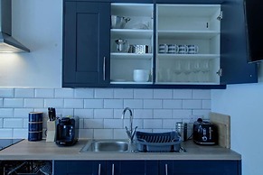 Dundee - 1 Bed - Sleeps 4 - Free Parking