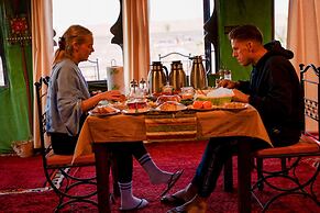 The White Camp Merzouga & Erg Chebbi