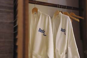 Rustic Hotel Quy Nhon Powered by ASTON