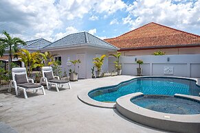 6 Bedroom Tropical Pool Villa - V6