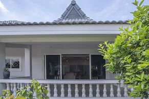 6 Bedroom Tropical Pool Villa - V6